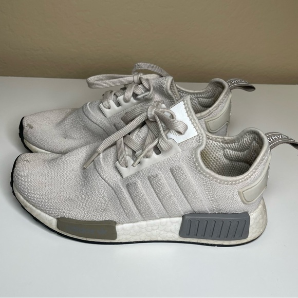 Women’s Adidas NMD size 6.5 (Raw WhiteRaw/WhiteCore Black EE5182 ) - Picture 4 of 9